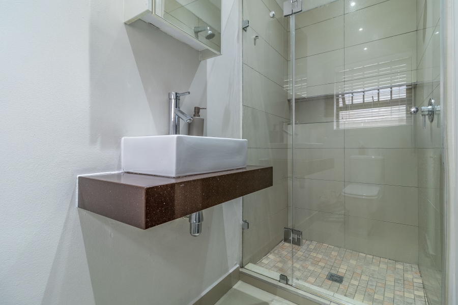 To Let 2 Bedroom Property for Rent in Vredehoek Western Cape